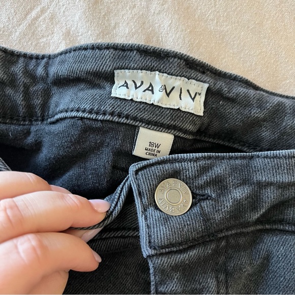 Ava & Viv Black High Rise Cropped Slim Straight Jeans 18W - Picture 4 of 5